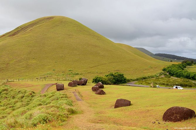 Ahu Akivi The Seven Moais on Easter Island - Guided Tours and Recommendations