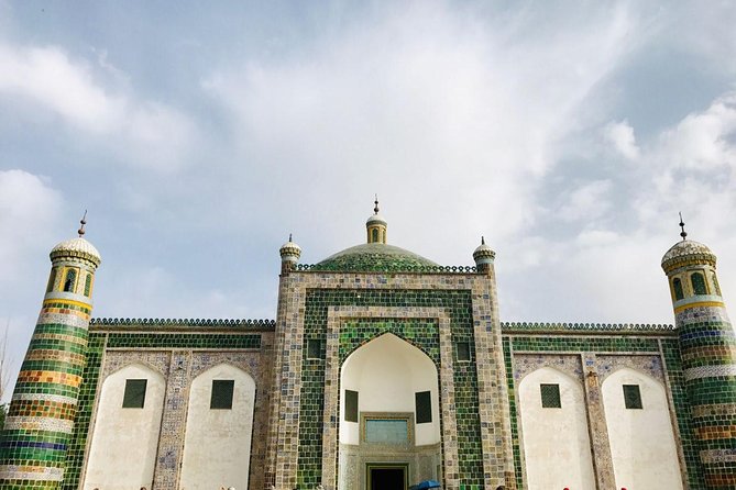 All Inclusive Day Tour in Kashgar Including Apa Hoja Tomb, Id Ghar Mosque and Grand Bazaar - The Sum Up