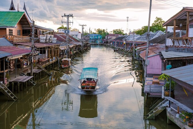 Amphawa Floating Market and Maeklong Railway Train Market - End Point