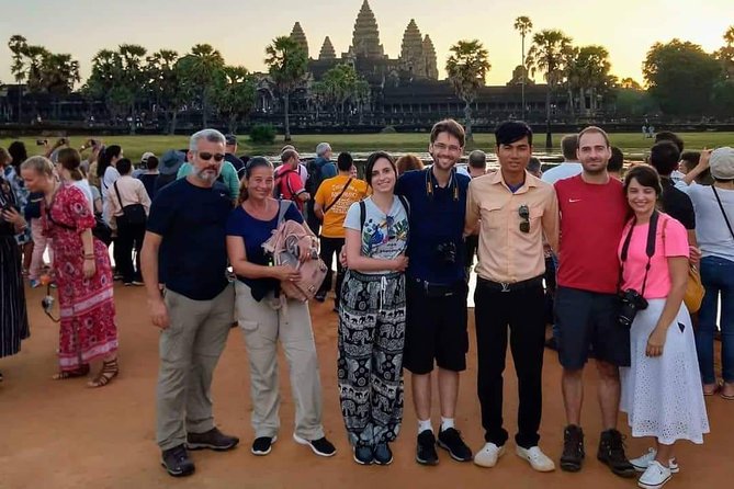 Angkor Wat Jeep Tour and Professional English Speaking Guide - Infants Policy