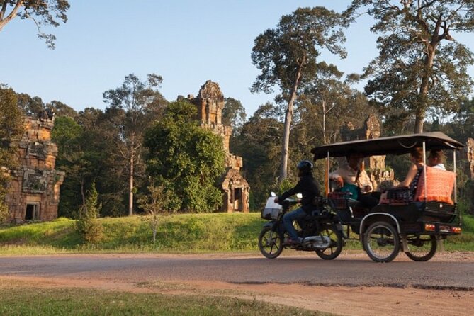 Angkor Wat Temple and Small Tours by TUK Tuk - Meeting and Pickup Details