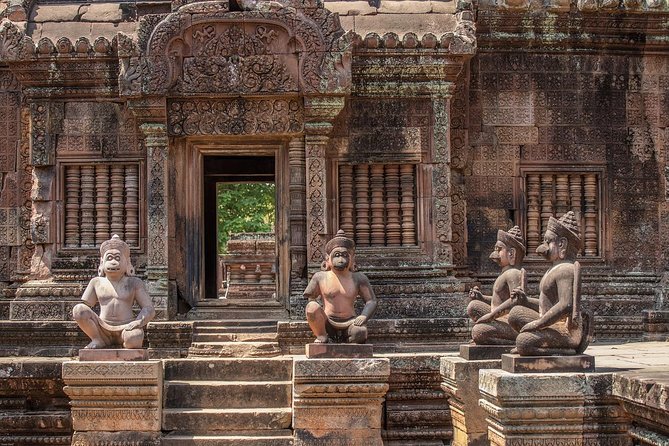 Banteay Srei Temple and Trekking to Kbal Spean Tour - Tour Inclusions