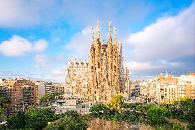 Barcelona Scavenger Hunt and Best Landmarks Self-Guided Tour - Inclusions and Pricing