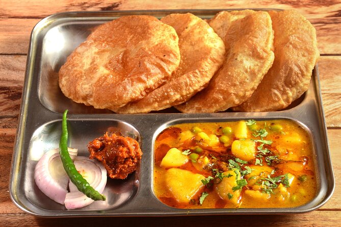Bikaner 2 Hour Guided Street Food Tasting Tour - Maximum Travelers and Operator
