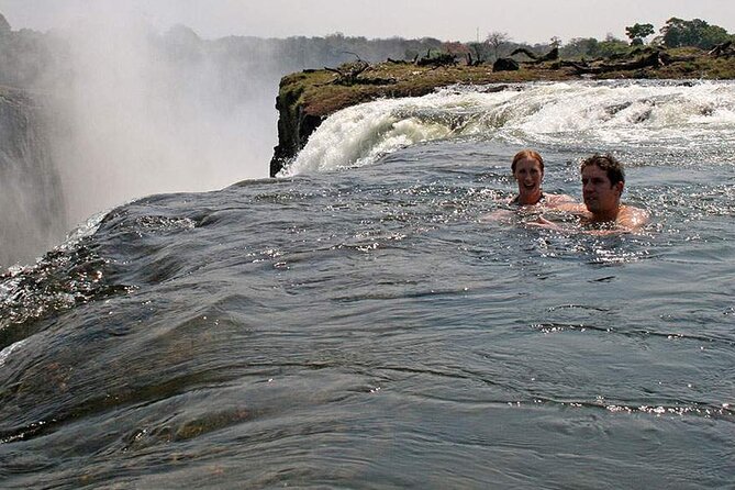 Cataract Island Pools on the Precipice of the New Falls - Wildlife Encounters