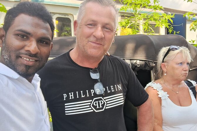 Colombo City Tour With Street Food Tour by Tuk Tuk - Street Food Tasting
