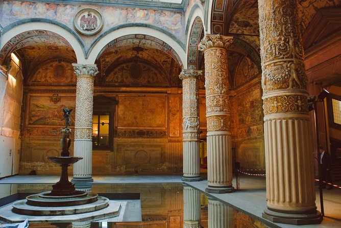 Combo Florence: Academy, Walk Through the City and Galeria Uffizi - Included Services and Location