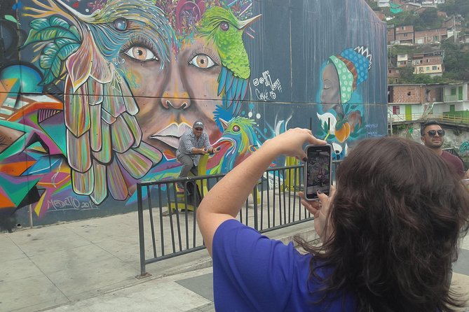 Comuna 13, Symbol of Transformation. Half Day Tour - Accessibility Details