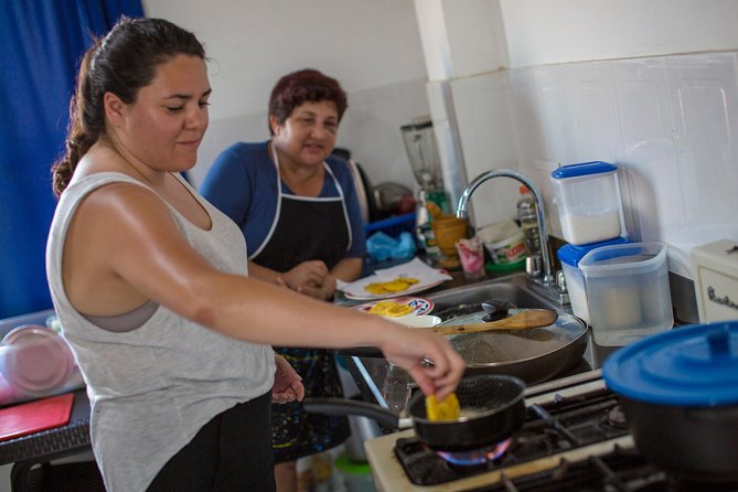 Cooking Class 4 Hours With a Local Mom in Cartagena - Location and Duration
