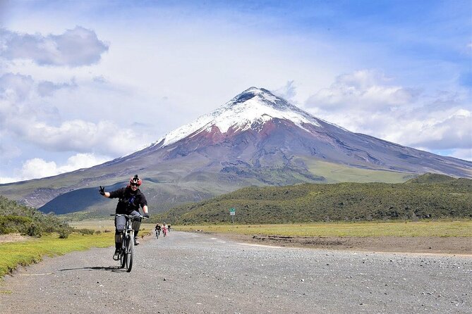Cotopaxi Bike Tour - Transportation and Meeting Points