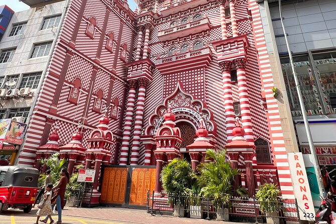 Cycling Through Colombo - Cancellation Policy and Weather Dependency