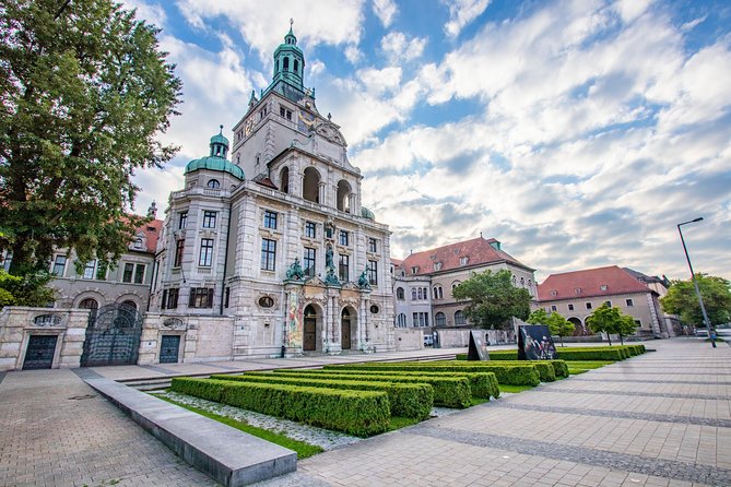 Discover Munich'S Most Photogenic Spots With a Local - Quaint Streets and Stunning Architecture