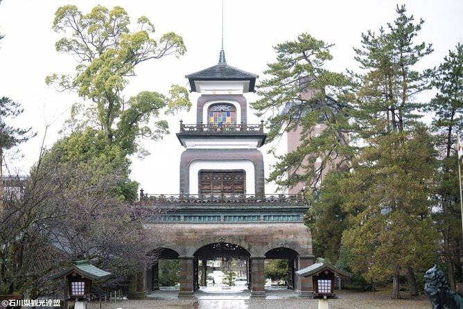 E-Bike Cycling Guided Private Tour of KANAZAWA Main & KENROKUEN - Weather and Refund Policy