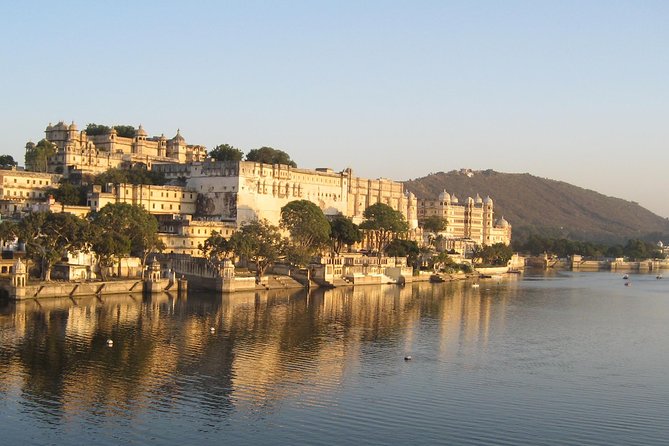 Evening Excursion: Bagore Ki Haveli Dance Show in Udaipur With Dinner - Meeting and Pickup Details