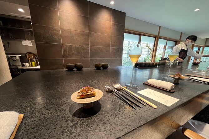 Exclusive Tokyo Tour With English-Fluent Guide & Private Vehicle - Meeting and Pickup Details