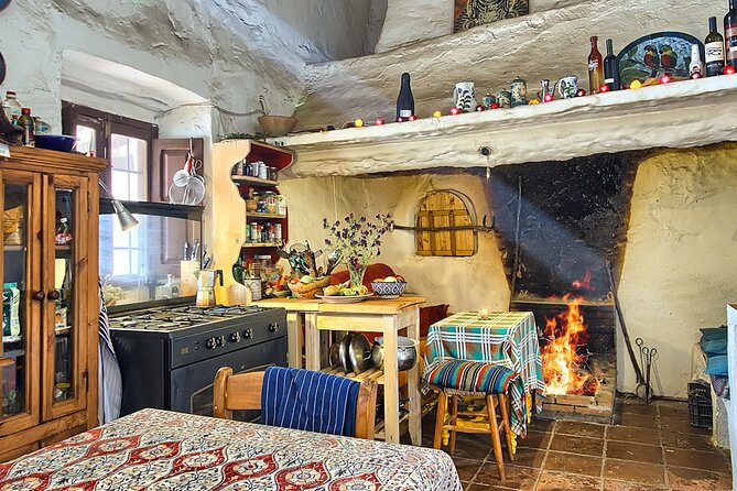 Fantastic Tapas With Mountain Views in Algatocin, Malaga - Location and Setting