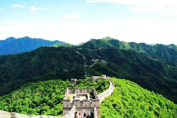 Full Day Private Tour Of Beijing Including The Great Wall And Acrobatics Show - Meeting and Pickup