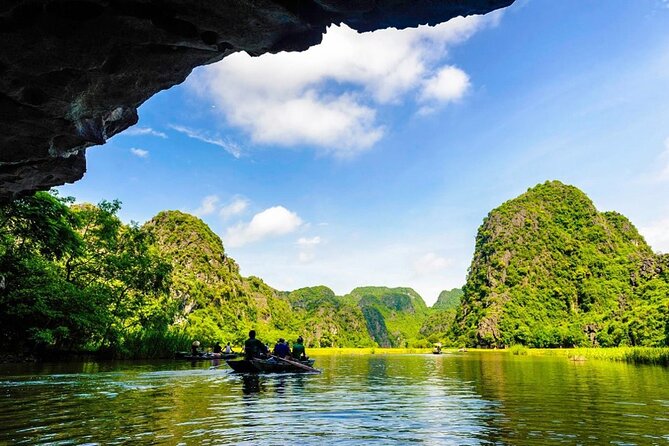 Full Day Tour in Hoa Lu to Tam Coc to Mua Cave With Lunch - Maximum Traveler Capacity