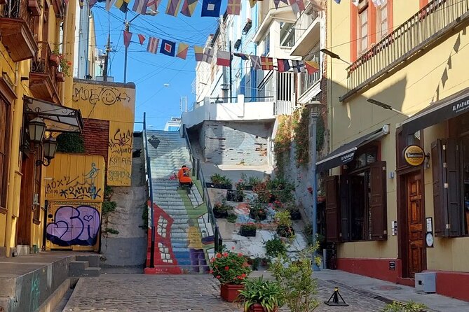 Full Day Tour in Viña, Valparaiso and Reñaca - The Sum Up