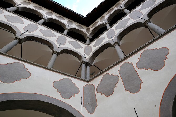 Full-Day Zagorje Medieval Castles and Varazdin Photo Tour From Zagreb - Group Size and Accessibility