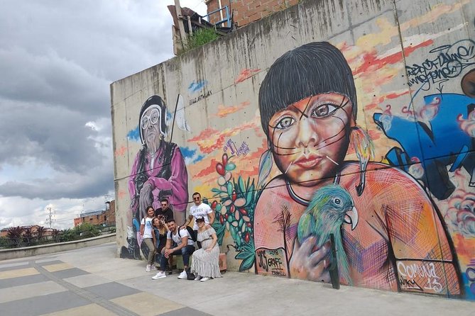 Graffiti Tour – Commune 13 Official Private