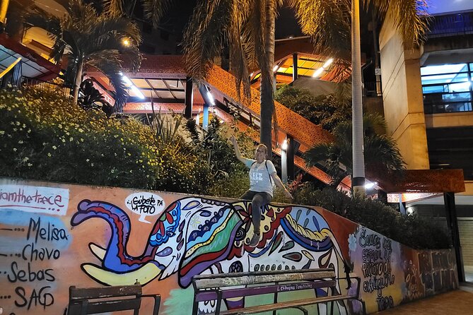Guided Nightlife Tour of Comuna Trece in Medellin - Cancellation Policy