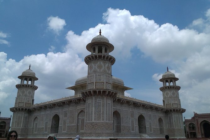 Guided Sunrise Tour of Taj Mahal With 3 World Heritages UNESCO Sites in Agra