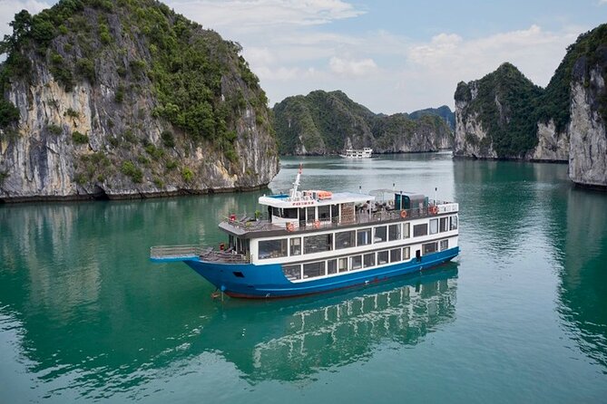Guided Tour to Ha Long Bay for 3 Days and 2 Nights - Meals and Dining Options