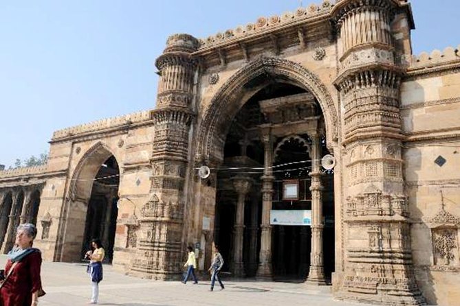 Guided Walk Through Old Town Ahmedabad of Unique Pols Including Private Transfer - Inclusions and Amenities Provided