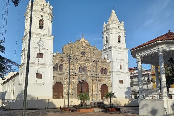 Half Day Tour, Old City and Miraflores Locks - Health and Accessibility
