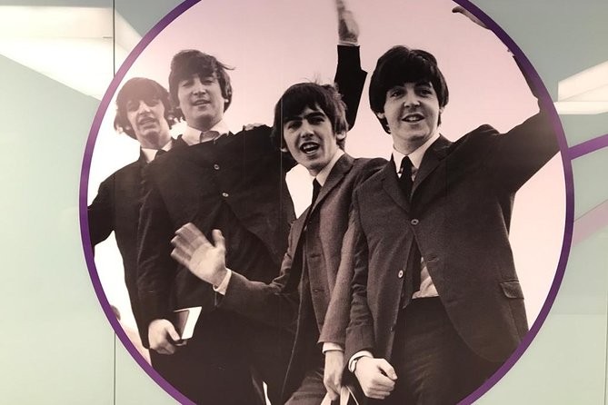 Heathrow Airport Private Transfers To/From London (Postcode WC1 to Wc2) - Cost and Group Size