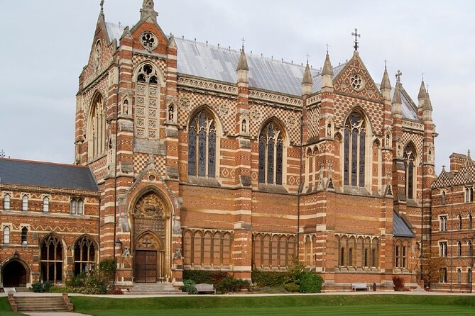Highlights of Oxford Private Tour With College Visit & Drinks - Local Pub Drink Selection