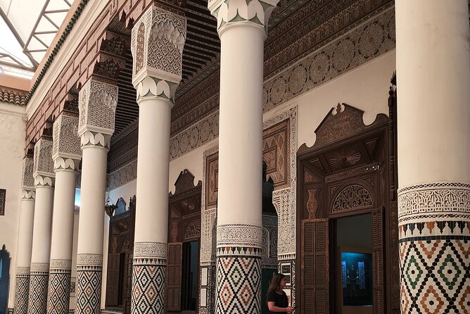 Historical and Cultural Guided Tours. - Maximum Travelers and Operator