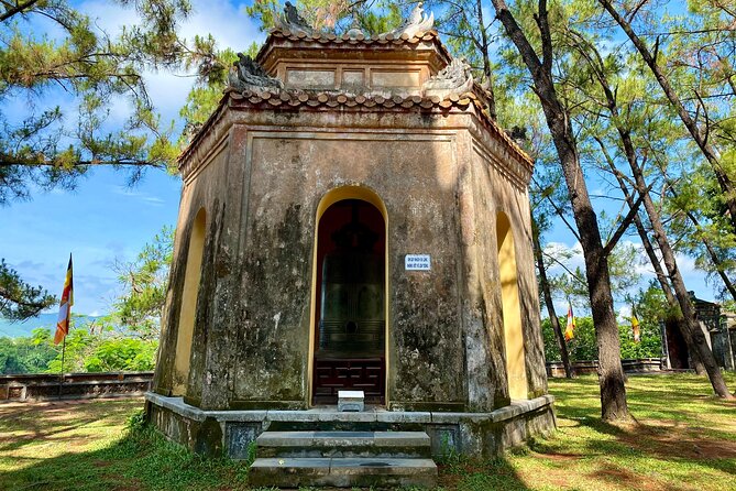 Hue Heritage: Full-Day Tour From Hoi an and Da Nang - Dining Options