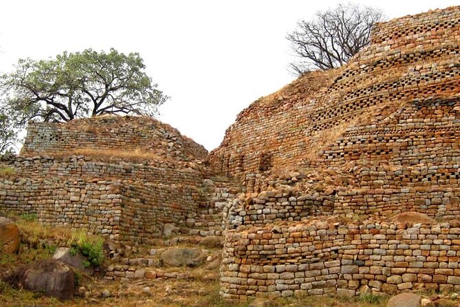 Khami Ruins & Matopos Silunguzi Village Day Tour!