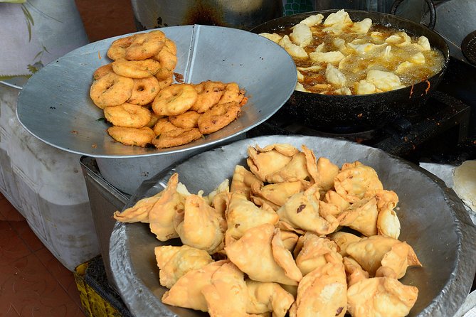 Kolkata Food Crawl (2 Hours Guided Local Food Tasting Tour) - Tour Inclusions