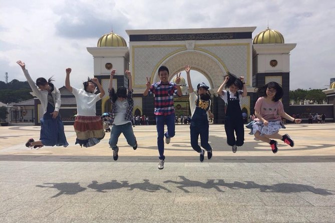 Kuala Lumpur City Sightseeing Tour - Petronas Twin Towers