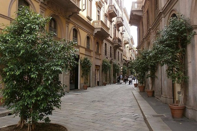 Lost in Luxury: the Wonders of Milanese Fashion District - Milan Fashion Week Highlights