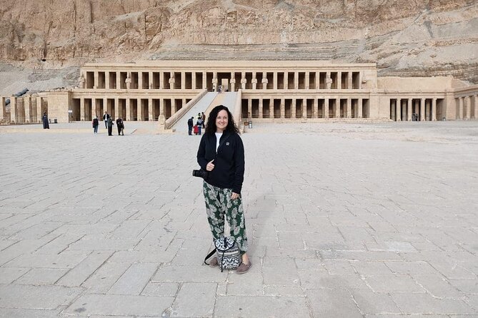 Luxor Private Tour to East and West Bank With Egyptology and Private Vehicle - Pricing and Group Size Options