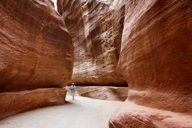 Luxury 2 Days Private Tour in Jordan | Petra, Wadi Rum , Dead Sea From Amman. - Pickup Logistics