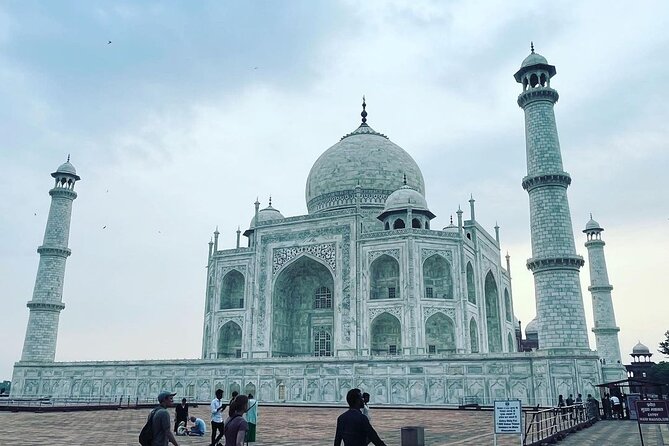 Luxury Taj Mahal Tour From Delhi by the Fastest Train of India - Accessibility and Cancellation Policy