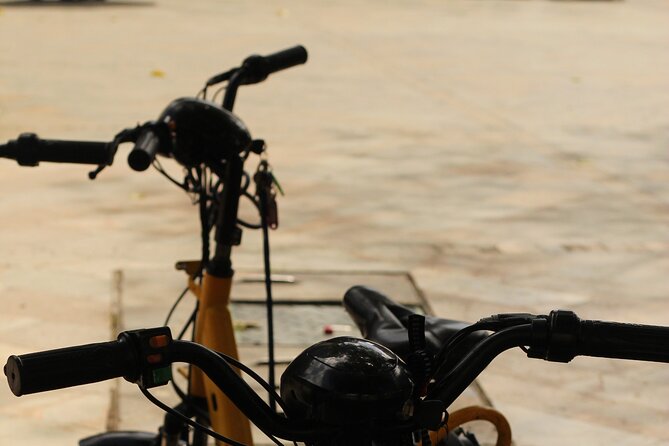 Medellín by Electric Bike 360° (Center + Market + Comuna 13) - Booking Information and Pricing