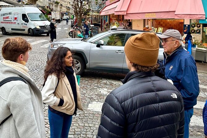 Montmartre - Private Guided Walking Tour With a Local - Meeting and Pickup
