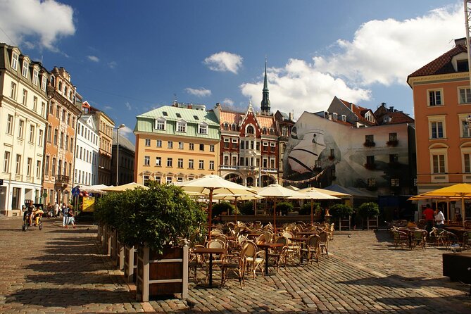 Old and New Riga 2 Hours Walking Tour - Tour Inclusions