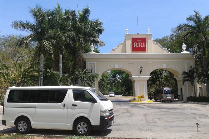 One Way Private Transfer From Arenal, La Fortuna to Hotel RIU up to 5 Passengers - Meeting Points and Endpoints