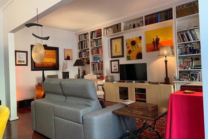 Portuguese Cooking Class and Wine Pairing in Lisbon - Logistics and Meeting Point