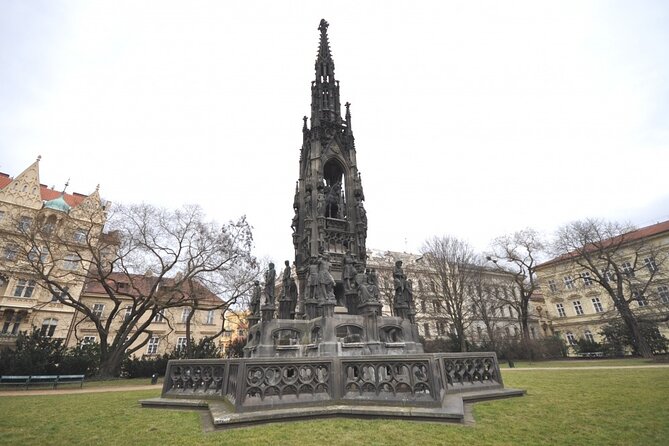 Prague Scavenger Hunt: Towers, Writers & Rivers - Group Activity Options