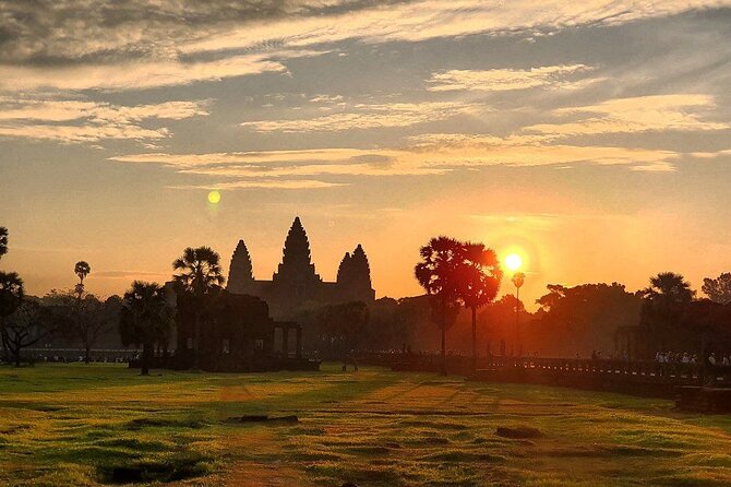 Private 1-Day Angkor Wat Sunrise Tour With German Tour Guide - Tour Itinerary Highlights