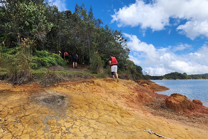 Private Beyond El Peñol Guatapé Tour and Ecoadventure With Lunch - Dining Experience
