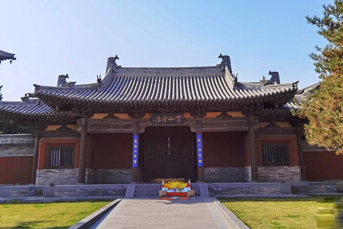 Private City Tour Datong Yungang Grottoes and Huayan Monastery - What to Expect